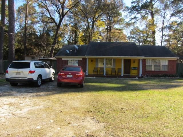 93 Deerfield, Huntsville, TX 77340