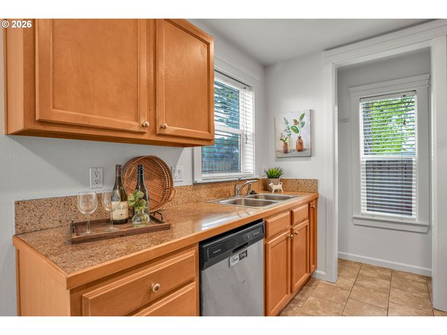 12623 Se DIVISION St, Portland, OR 97236
