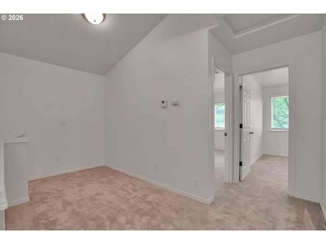 12623 Se DIVISION St, Portland, OR 97236