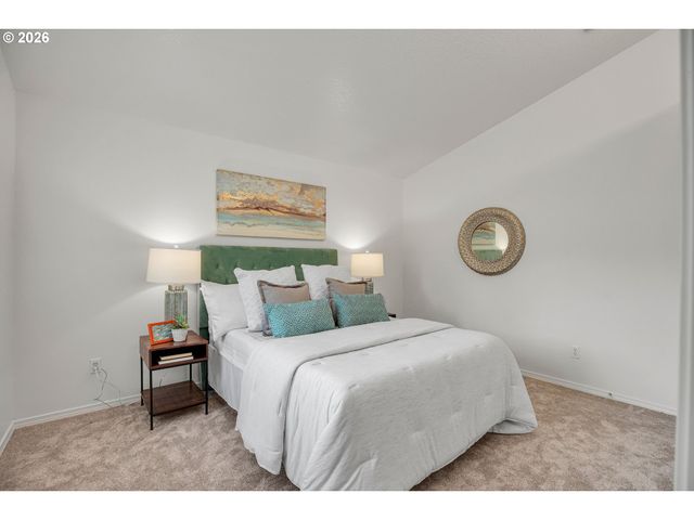 12623 Se DIVISION St, Portland, OR 97236