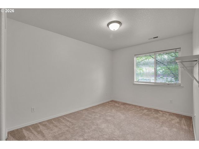 12623 Se DIVISION St, Portland, OR 97236