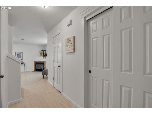 12623 Se DIVISION St, Portland, OR 97236