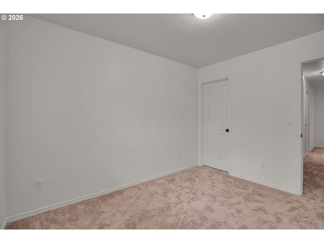 12623 Se DIVISION St, Portland, OR 97236