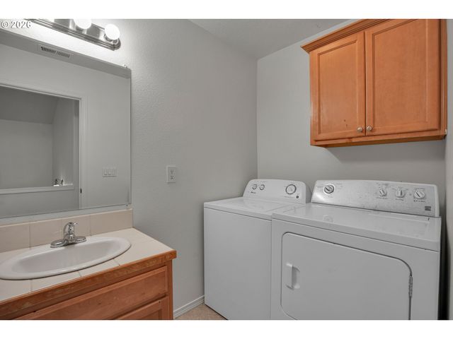 12623 Se DIVISION St, Portland, OR 97236