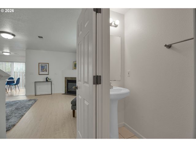 12623 Se DIVISION St, Portland, OR 97236