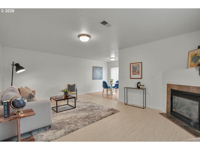 12623 Se DIVISION St, Portland, OR 97236