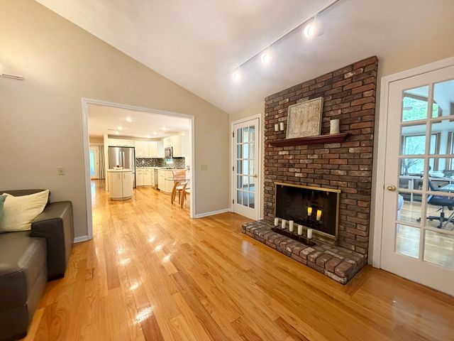 6 Sandy Dr, Acton, MA 01720