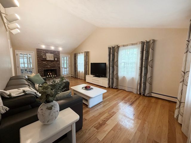 6 Sandy Dr, Acton, MA 01720