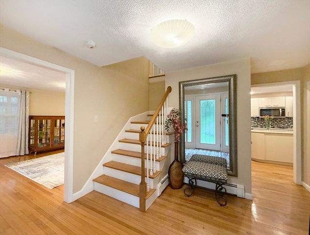 6 Sandy Dr, Acton, MA 01720