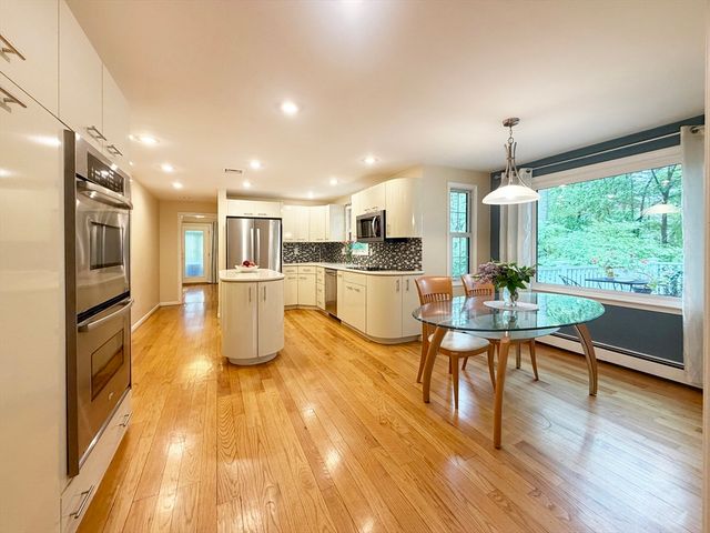 6 Sandy Dr, Acton, MA 01720