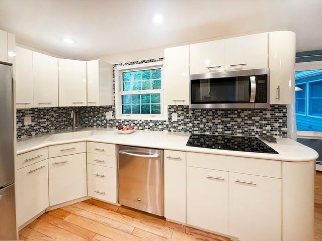 6 Sandy Dr, Acton, MA 01720