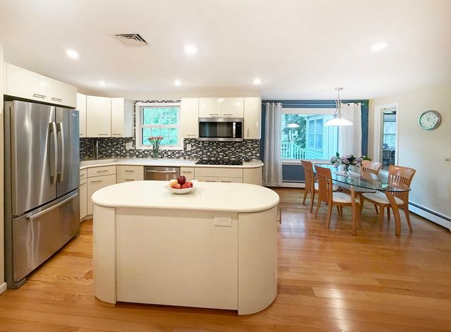 6 Sandy Dr, Acton, MA 01720