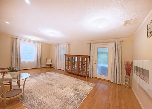 6 Sandy Dr, Acton, MA 01720