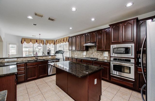 11704 Shoal Landing, Pearland, TX 77584