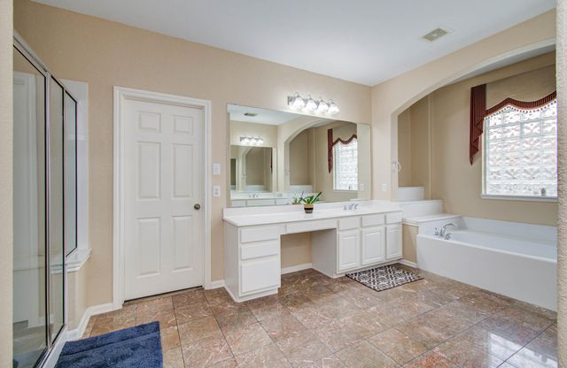 11704 Shoal Landing, Pearland, TX 77584