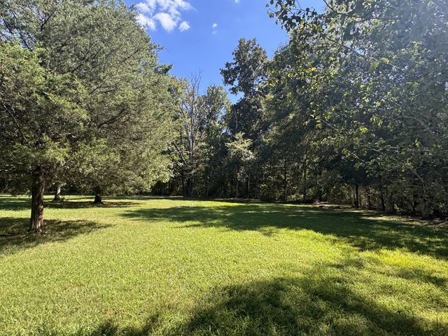 332 Deer Point Rd, Unionville, TN 37180