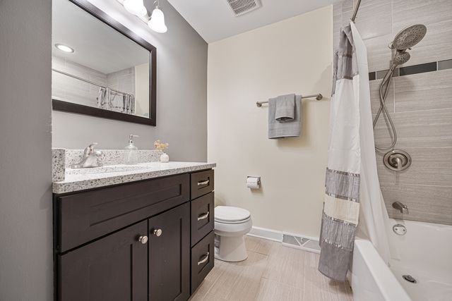 1811 AZALEA Lane, Mount Prospect, IL 60056