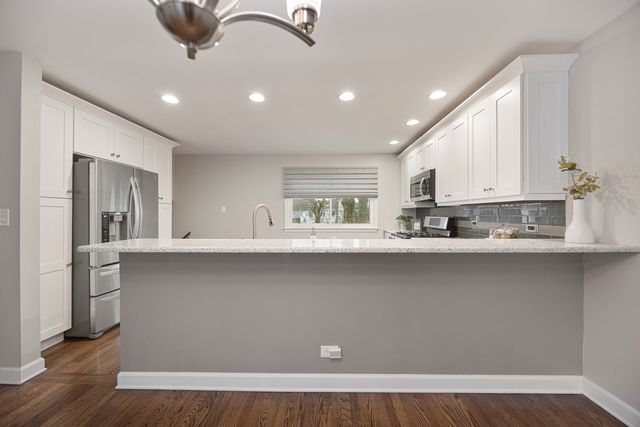 1811 AZALEA Lane, Mount Prospect, IL 60056