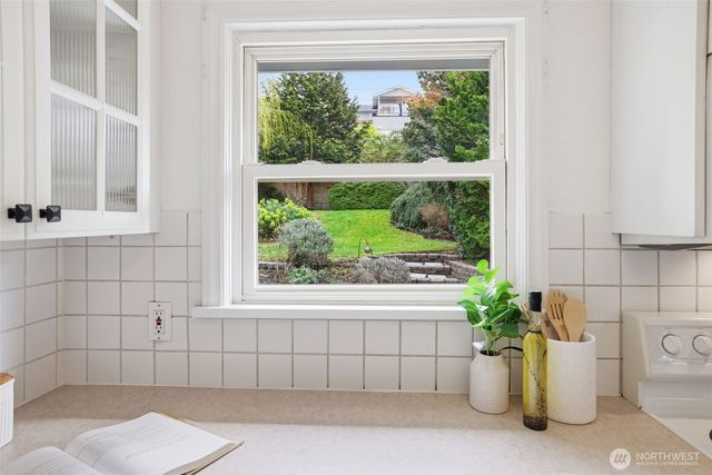 5956 37th Avenue SW, Seattle, WA 98126