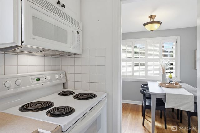 5956 37th Avenue SW, Seattle, WA 98126