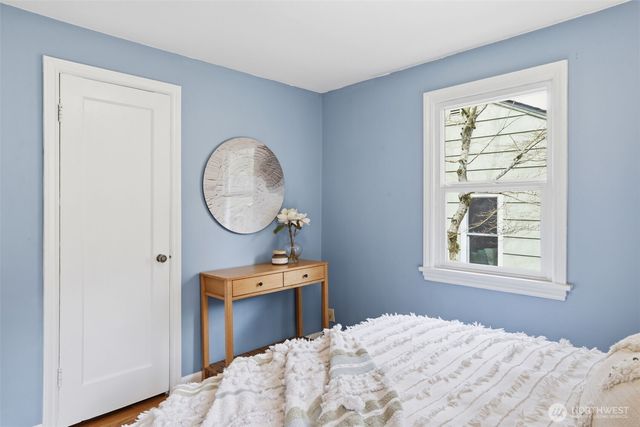 5956 37th Avenue SW, Seattle, WA 98126