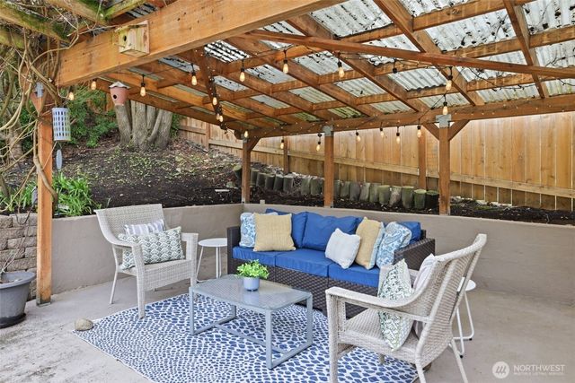 5956 37th Avenue SW, Seattle, WA 98126