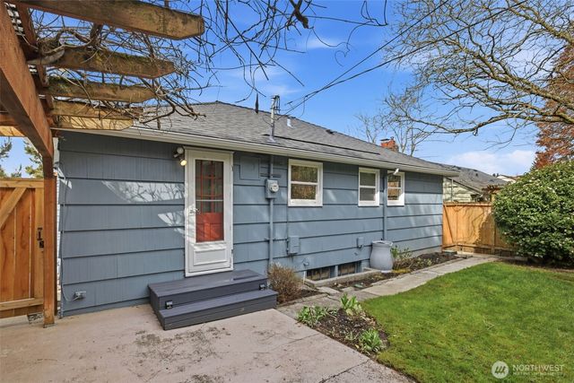 5956 37th Avenue SW, Seattle, WA 98126