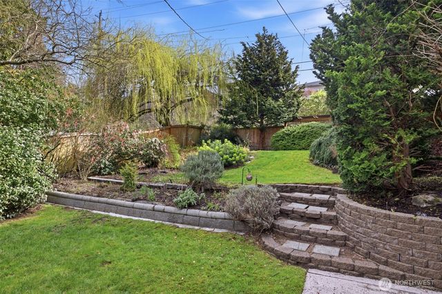 5956 37th Avenue SW, Seattle, WA 98126