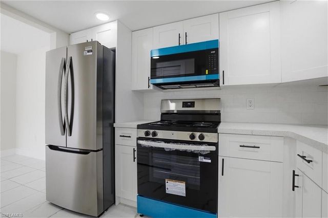 3704 Broadway 205, Fort Myers, FL 33901