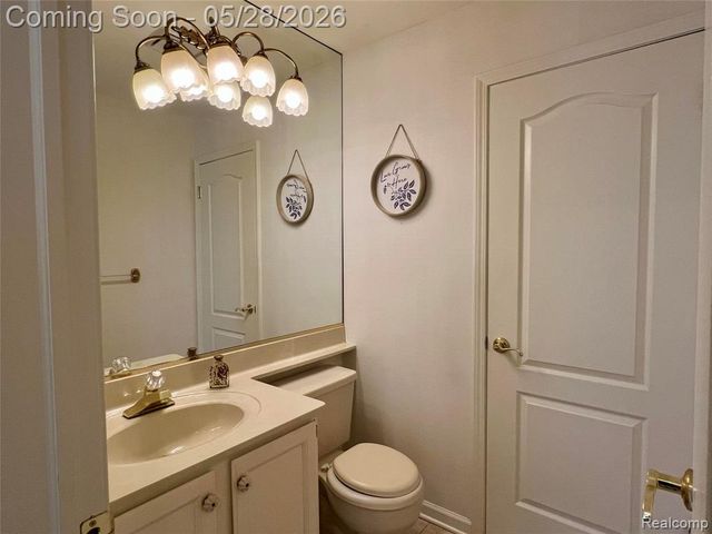1168 Fairways Boulevard, Troy, MI 48085