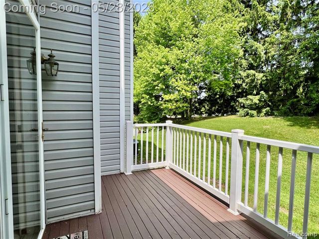 1168 Fairways Boulevard, Troy, MI 48085