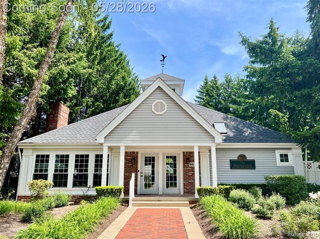 1168 Fairways Boulevard, Troy, MI 48085