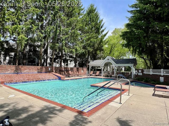 1168 Fairways Boulevard, Troy, MI 48085
