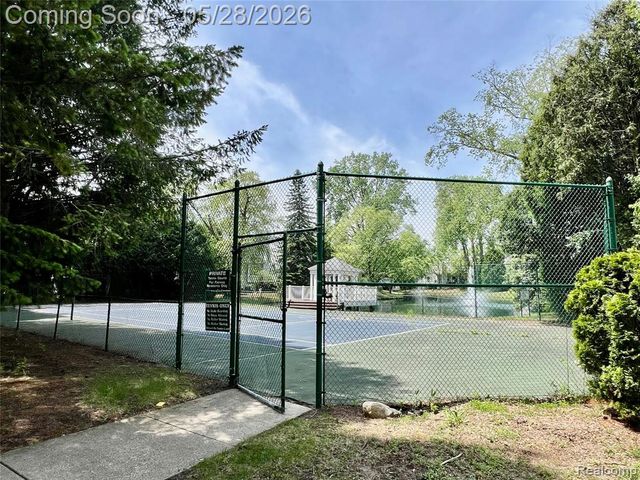 1168 Fairways Boulevard, Troy, MI 48085