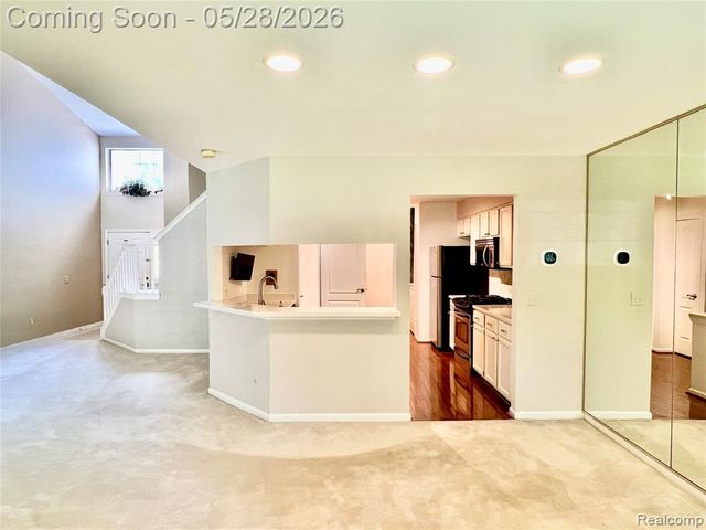 1168 Fairways Boulevard, Troy, MI 48085