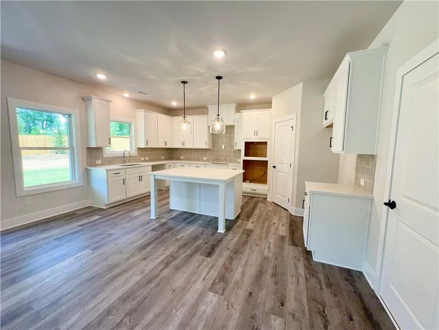 4250 Shirebrook Trail, Hoschton, KY 40548