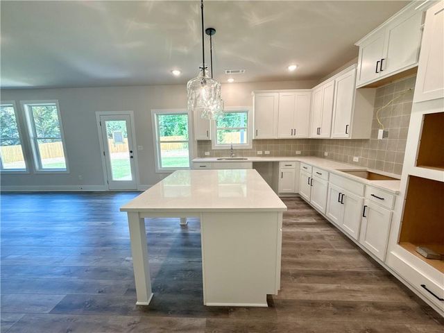 4250 Shirebrook Trail, Hoschton, KY 40548