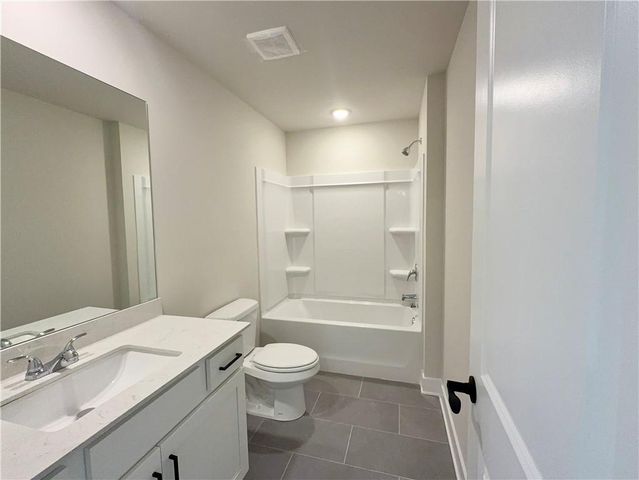 4250 Shirebrook Trail, Hoschton, KY 40548