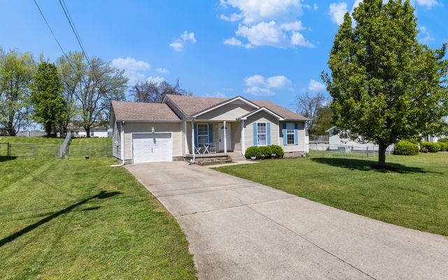 231 Golden Pond Ave, Oak Grove, KY 42262