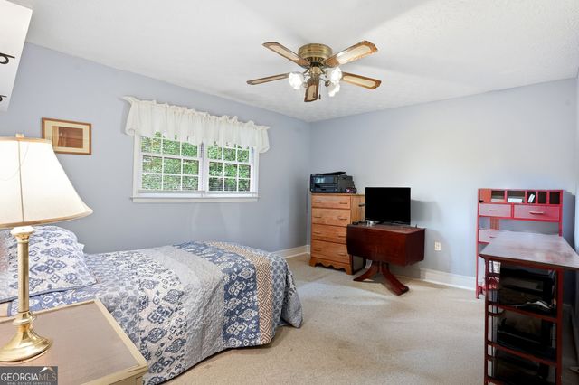 562 Gregg Drive SW, Lilburn, GA 30047