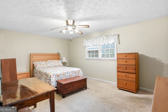 562 Gregg Drive SW, Lilburn, GA 30047