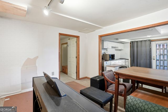 562 Gregg Drive SW, Lilburn, GA 30047