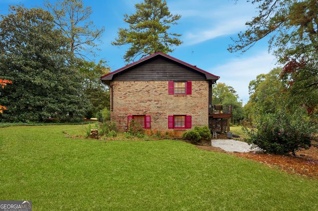 562 Gregg Drive SW, Lilburn, GA 30047