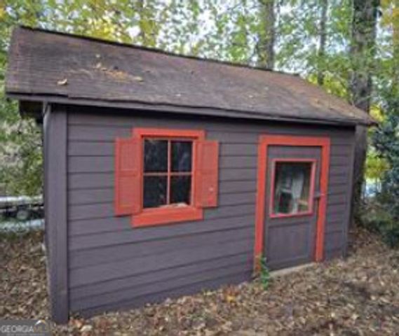 562 Gregg Drive SW, Lilburn, GA 30047