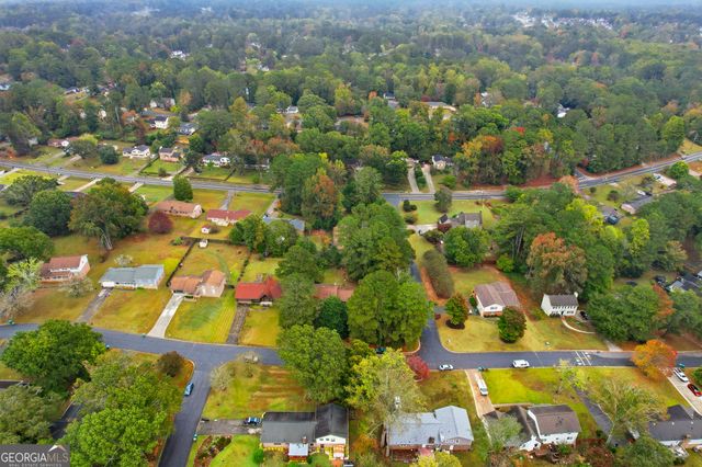 562 Gregg Drive SW, Lilburn, GA 30047