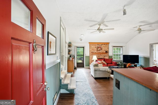 562 Gregg Drive SW, Lilburn, GA 30047