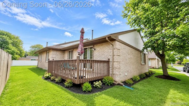 26823 Villa Calabrese, Warren, MI 48091