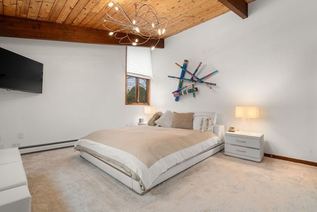 133 Oak Hill St, Newton, MA 02459