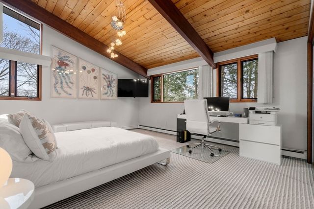 133 Oak Hill St, Newton, MA 02459