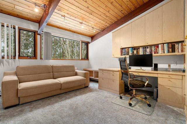 133 Oak Hill St, Newton, MA 02459